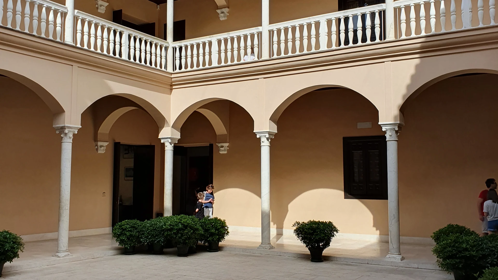 Renesansowy dziedziniec Muzeum Picassa w pałacu Buenavista w Maladze.
