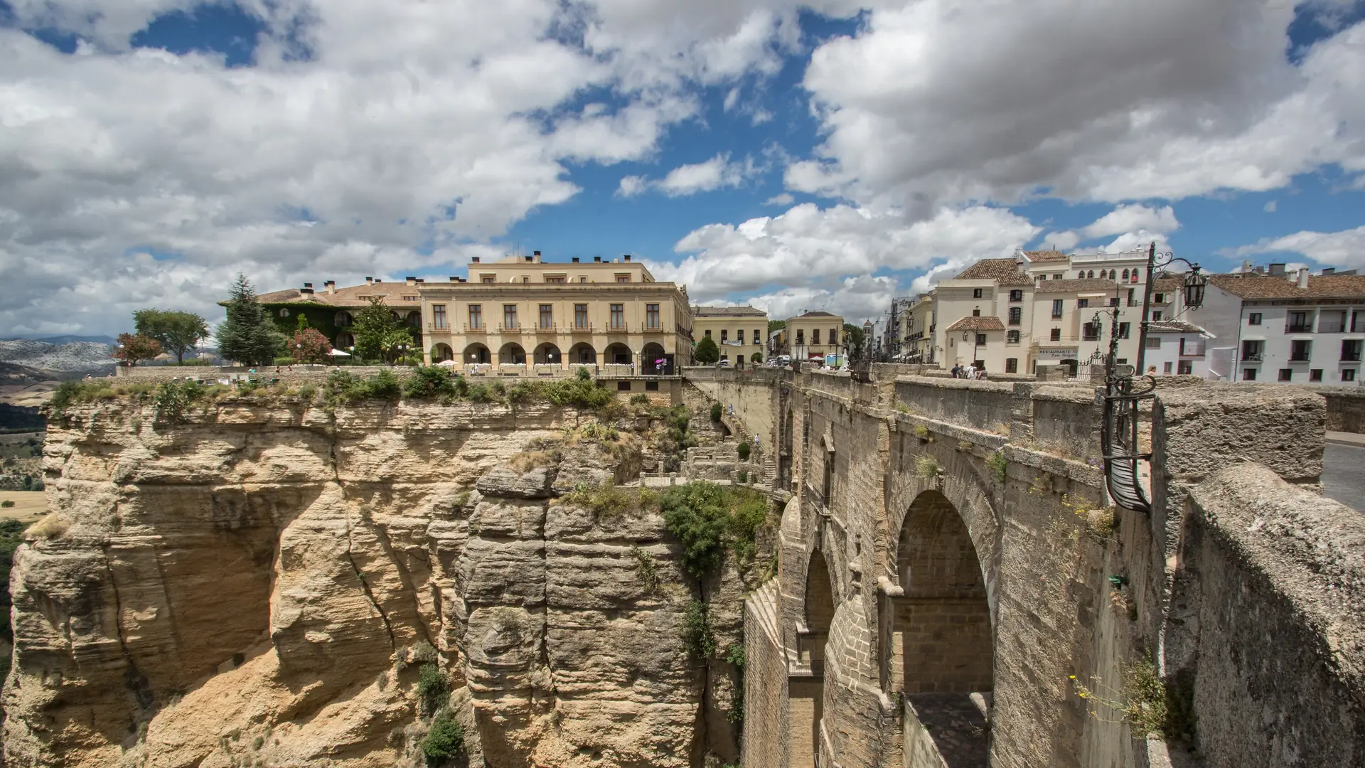 El Tajo gorge and the Parador de Ronda, with the Puente Nuevo spanning the ravine